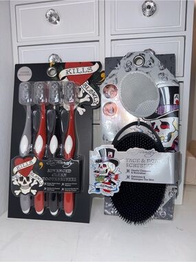 NWT Ed Hardy Toothbrush and Face & Body Scrubber Set - Red, Black, White